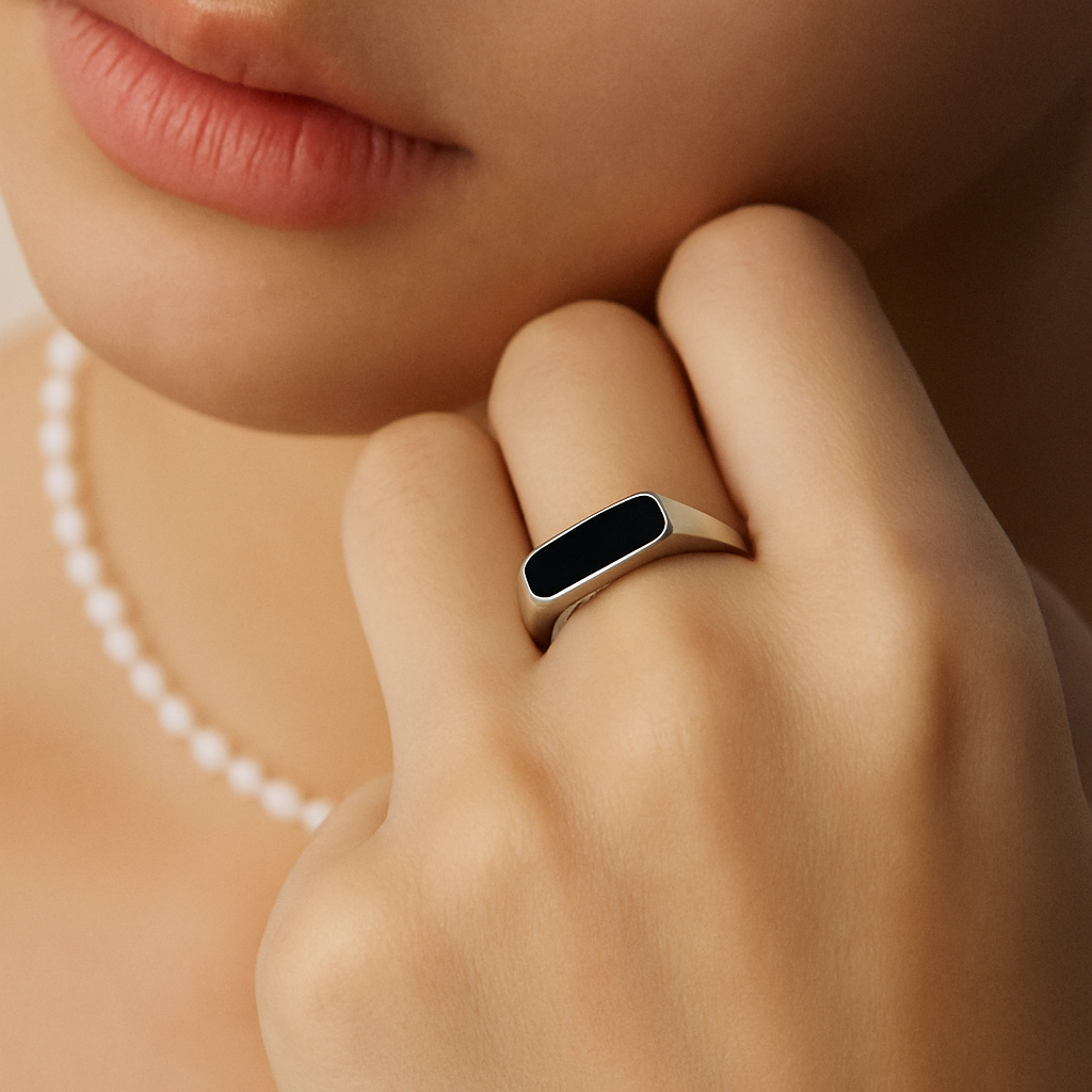 Solara agate, 925 sterling silver ring on neutral background